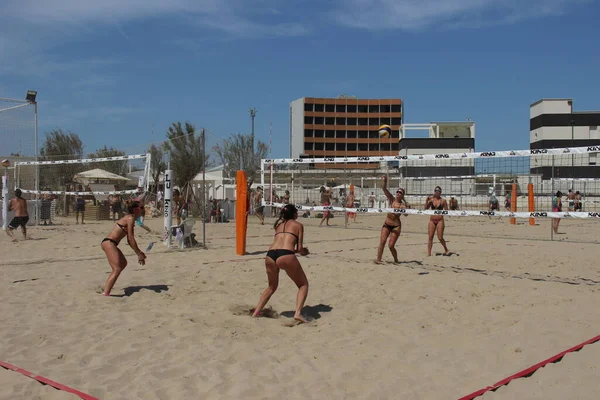 Gli Atleti Beach Volley Hanno Fisico Fantastico Molto Ben Addestrato — Foto Stock