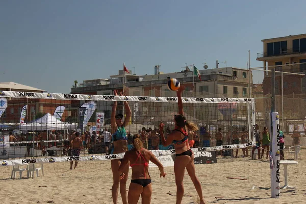 Vôlei Praia Atletas Têm Físico Fantástico Muito Bem Treinado Para — Fotografia de Stock