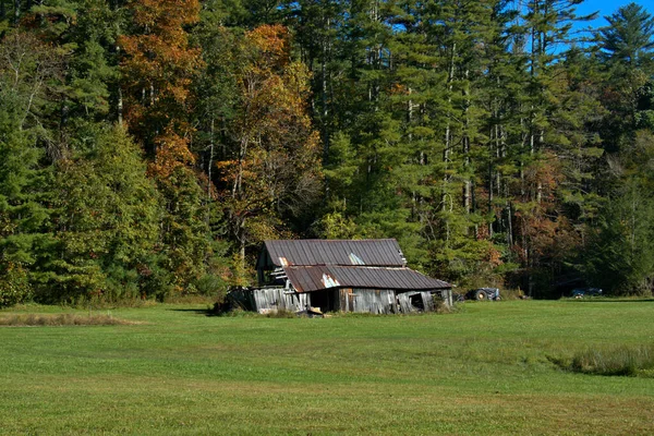 Die Herbstfarben Der Wasserfälle Von North Carolina — Stockfoto