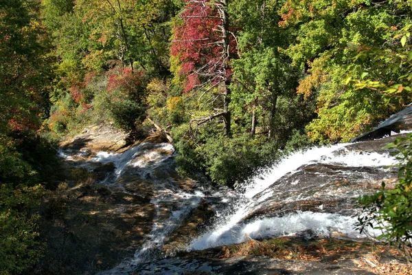 Die Herbstfarben Der Wasserfälle Von North Carolina — Stockfoto