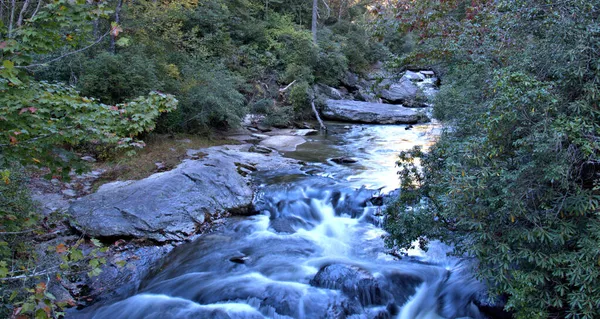 Fluyendo Arroyo Largo Del Blue Ridge Parkway — Foto de Stock