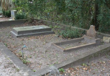 Bonaventure Mezarlığı dünyanın en güzel 10 mezarlığında seçildi! Çarpıcı heykeller, anıtlar ve özenle hazırlanmış mezarlıklar zarif, yosunlu meşe ağaçlarıyla süslenmiş 160 dönümlük araziyi süslüyor..