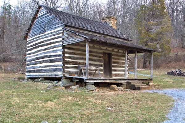 Historic Log Cabin Blue Ridge Parkway — 图库照片