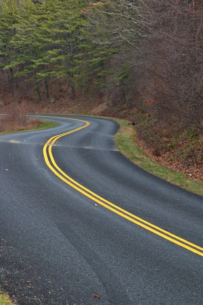 Blue Ridge Highway Abre Camino Través Las Montañas Application Carolina —  Fotos de Stock