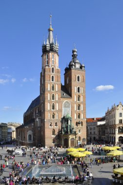 St mary kilise ve Krakow ana pazar meydanında
