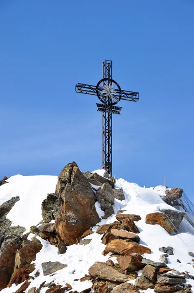 Croix de fer dans les Alpes — Photo