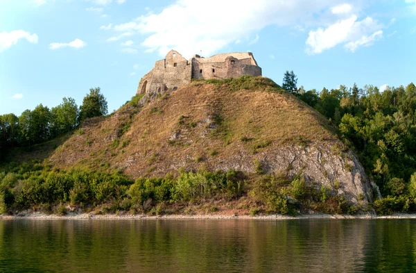Ruiny średniowiecznego zamku w Czorsztynie, Polska — Zdjęcie stockowe