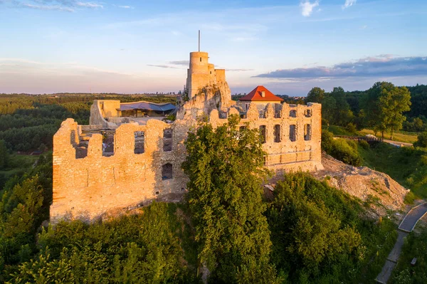 Romok Középkori Királyi Rabsztyn Kastély Lengyelországban Légi Felvétel Surise Fényben — Stock Fotó