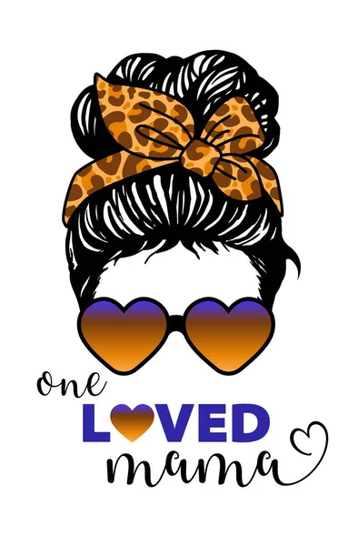 Messy bun, Girl with messy bun and heart glasses, Leopard bandana, One loved mama — Stock Vector