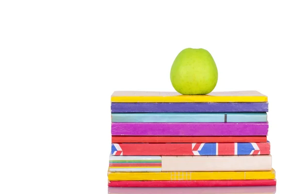 Manzana y libros — Foto de Stock