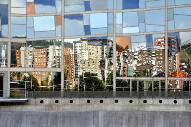 kırık yansıması deusto