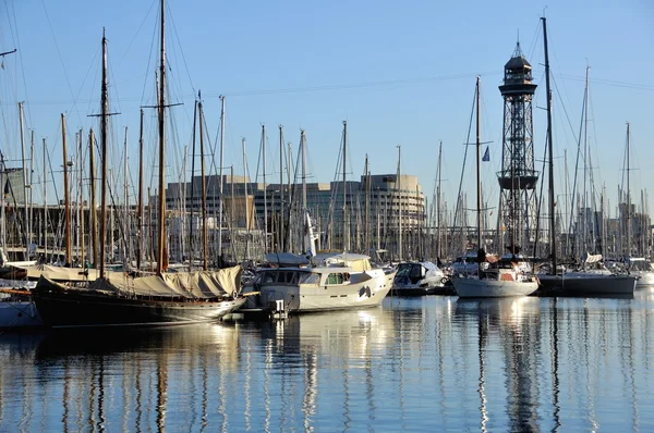 Yachten im Hafen — Stockfoto