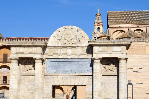 Bridge Gate a Cordoba, Spagna . — Foto Stock