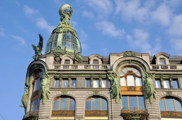 Ancien bâtiment à Saint-Pétersbourg — Photo