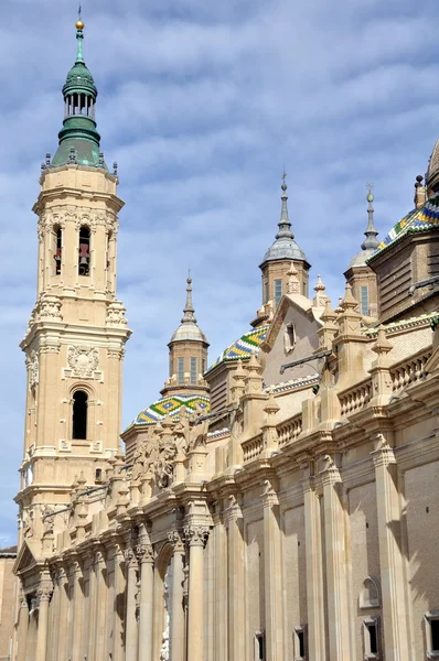 Katedralen i pilar i zaragoza, Spanien — Stockfoto