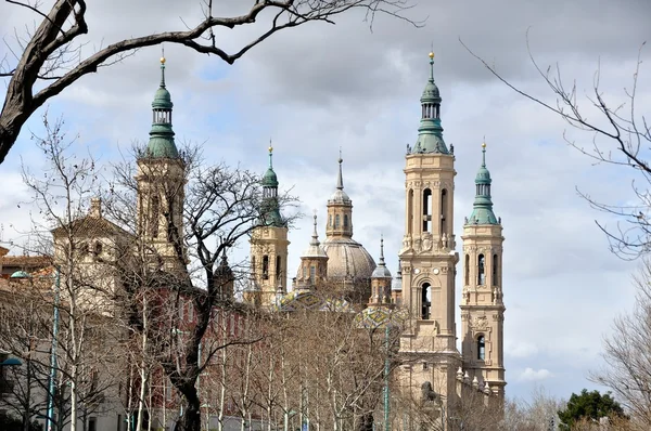Katedralen i pilar i zaragoza, Spanien — Stockfoto