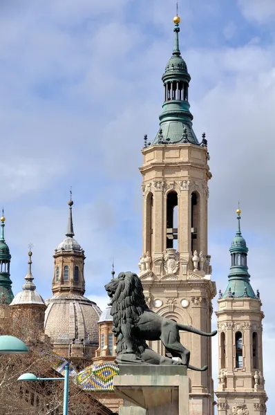 Katedralen i pilar i zaragoza, Spanien — Stockfoto