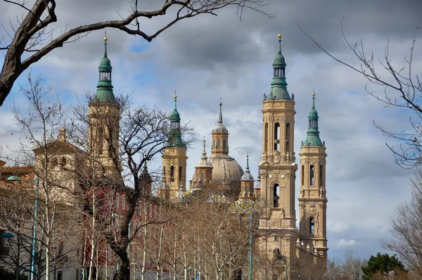 大教堂皮拉尔在西班牙萨拉戈萨 — 图库照片