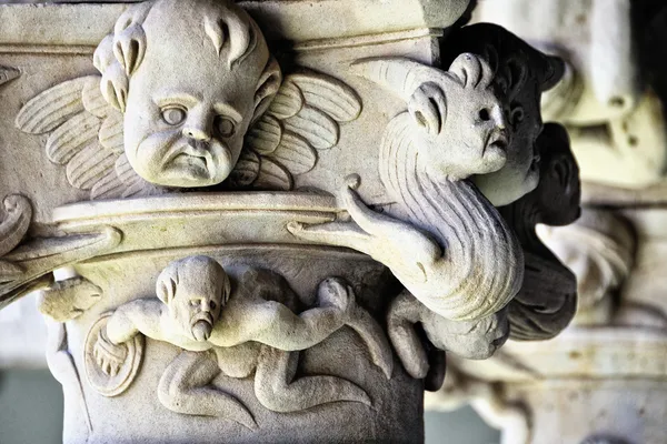 Columnas del Convento de Las Duenas, Salamanca — Foto de Stock