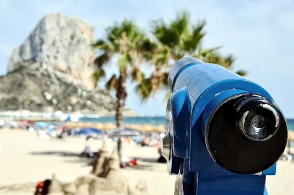 Télescope touristique à la plage de Calpe — Photo