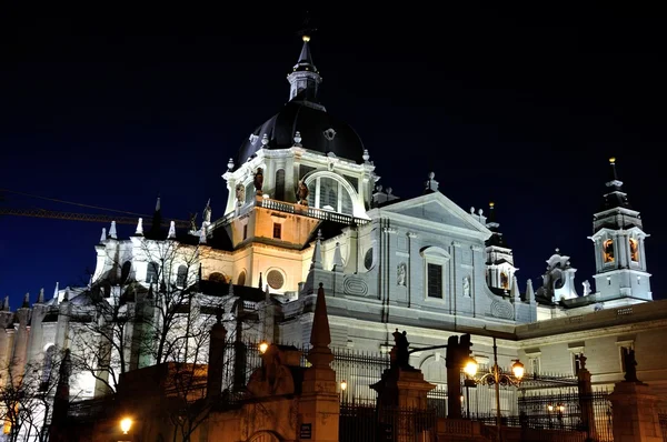 Της almudena καθεδρικό ναό στη Μαδρίτη, Ισπανία — Φωτογραφία Αρχείου
