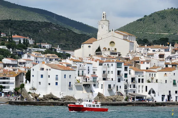 Cidade de praia Cadaques, Catalunha, Espanha — Fotografia de Stock