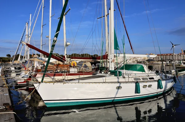 Yachts at the Port (Retro style) — Stock Photo, Image