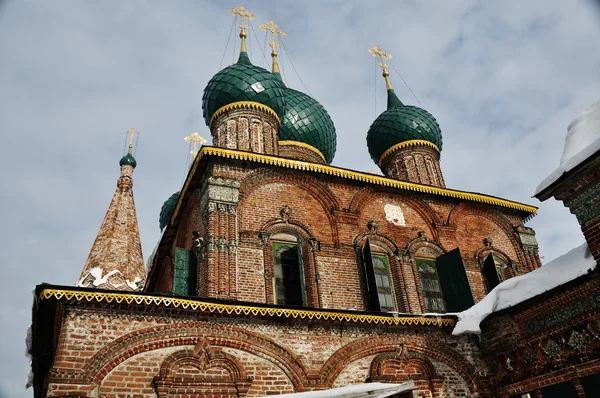 Stary kościół porzucony w zimie — Zdjęcie stockowe