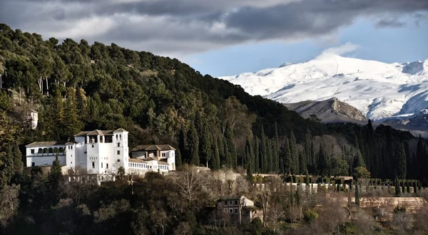 Vista aérea de Granada com Montanhas — Fotografia de Stock