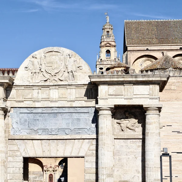 Bridge Gate a Cordoba, Spagna . — Foto Stock