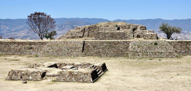 Monte alban kalıntıları, Meksika. Pyramide