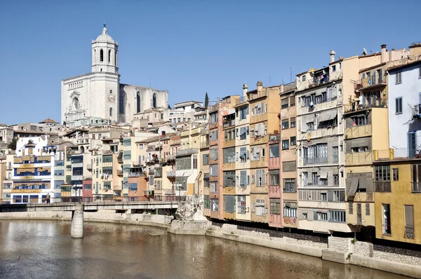 Barevné domy girona, Španělsko — Stock fotografie