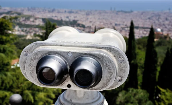 Touristisches Teleskop mit Blick auf Barcelona — Stockfoto