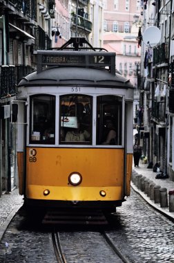 Lizbon, Portekiz 'de sarı tramvay