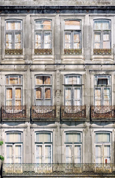 Casa velha no Porto, Portugal — Fotografia de Stock