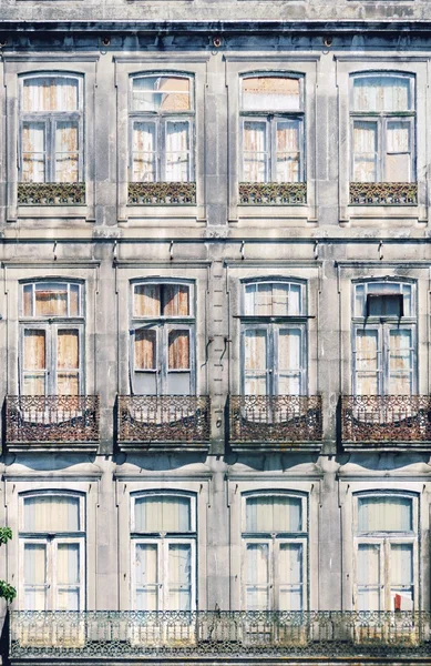 Oud huis in porto, portugal — Stockfoto