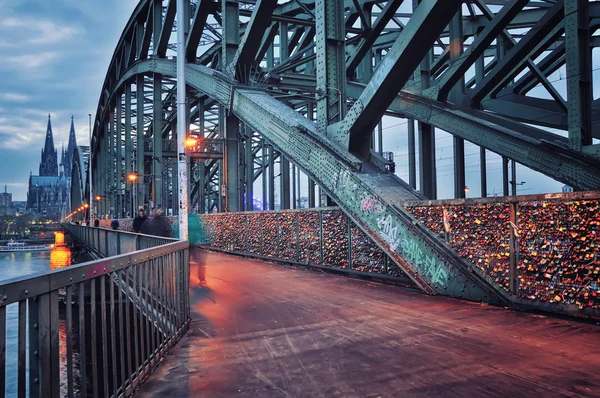 Hohenzollern köprü Köln, Almanya — Stok fotoğraf