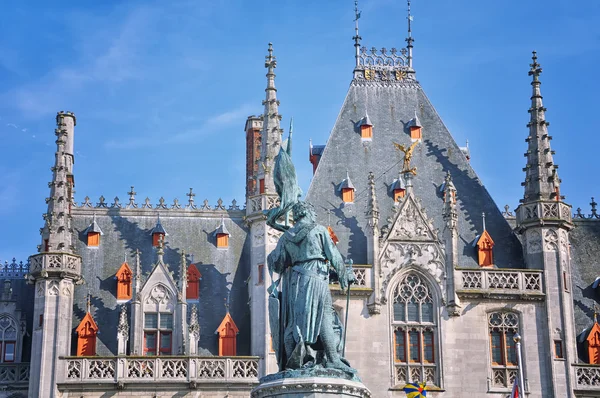 Provinciaal Hof op marktplein (markt) in Brugge, België — Stockfoto