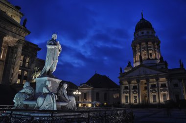 Konzerthaus ve Fransız Katedrali Berlin, Almanya