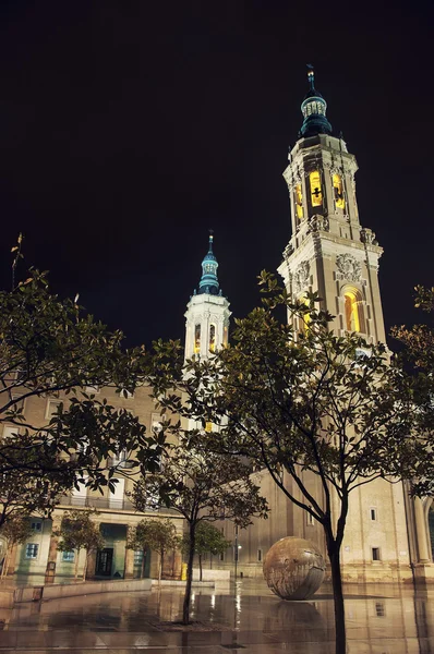 Kathedrale unserer Dame der Säule in Saragossa — Stockfoto