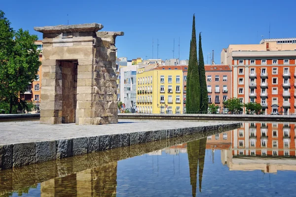 Antigo templo egípcio de Debod em Madrid, Espanha — Fotografia de Stock