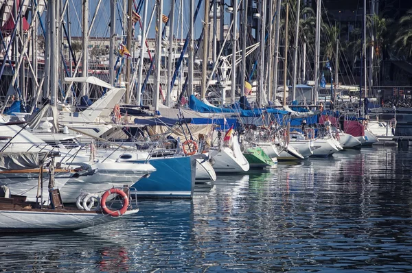 Beautiful Yachts at the Port of Barcelona Harbor — Stock Photo, Image