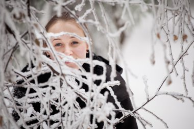 genç güzel kış dağ manzarası