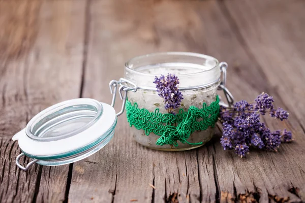 Natural lavender and coconut body scrub — Stock Photo, Image