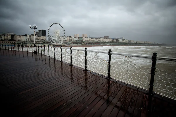 Dramatischer Blick vom Brighton Pier — Stockfoto
