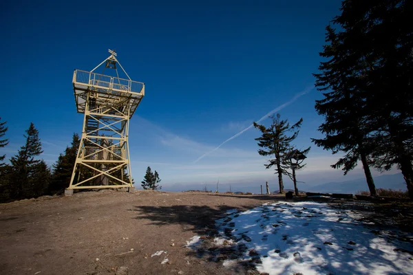 Barania Gora Tower - hermosa foto de montaña beskid —  Fotos de Stock