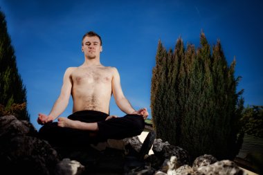 güzel bir yer - meditasyon oturumda açık yoga