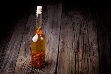 doğal DIY infüzyon zeytin yağ biber