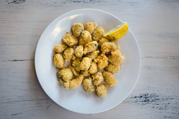 Köstliche Bunte Lokale Speisen Frittierten Muscheln Einem Restaurant Traditionelle Bulgarische — Stockfoto