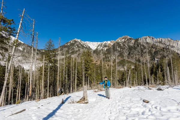 Bellissimo Paesaggio Montuoso Polacco Occidentale Tatry Durante Inverno Panorama Soleggiato — Foto Stock